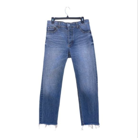 H&M WOMEN'S SIZE 10 HIGH RISE STRAIGHT CAPRI JEANS WITH RAW HEM SIZE 10 - Picture 2 of 11